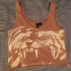 Cropped H&M tiger tank top